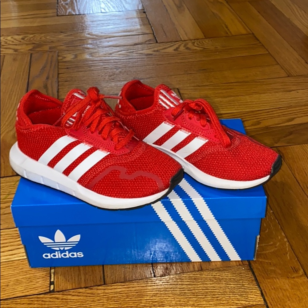 Adidas Sneakers